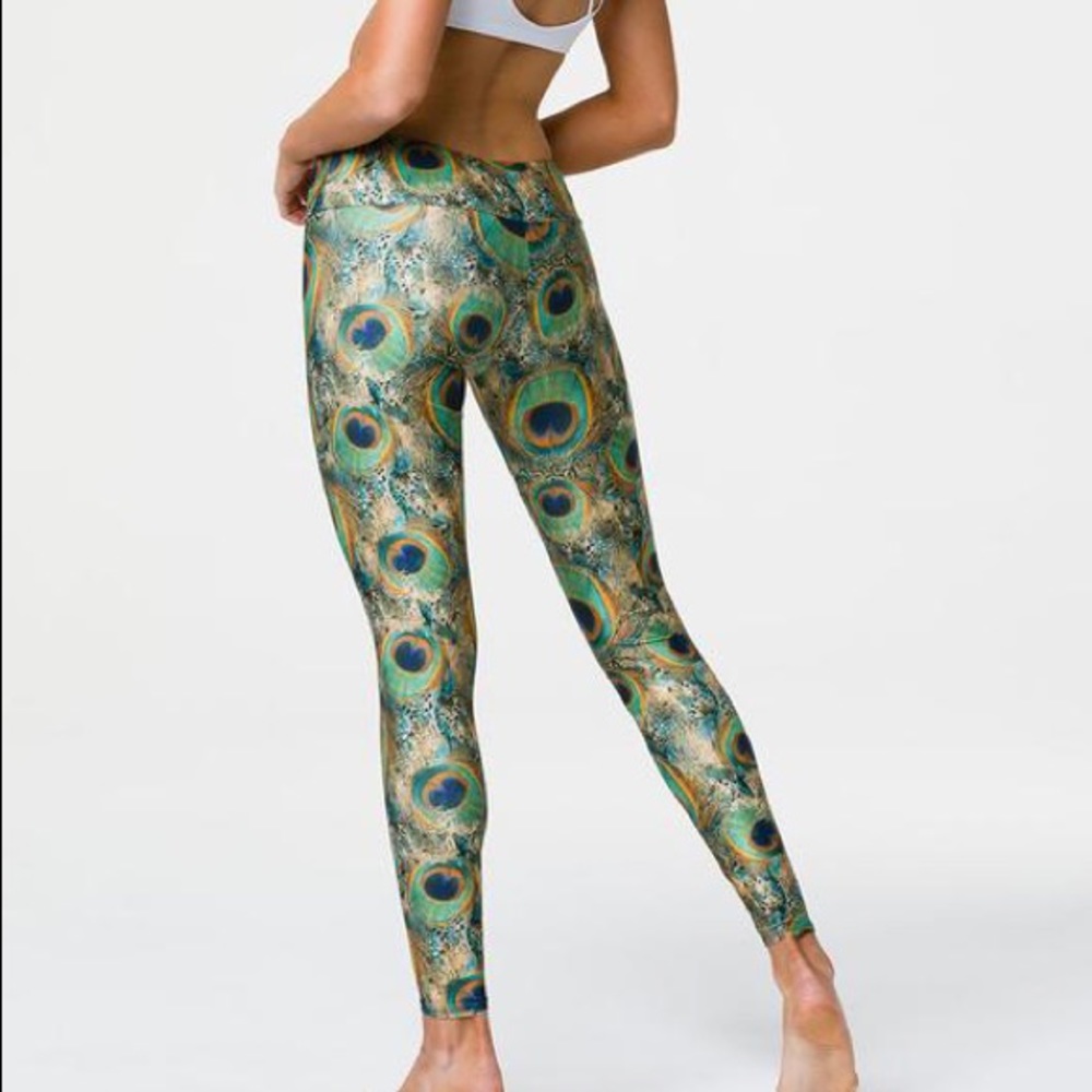 Onzie peacock leggings size S/M